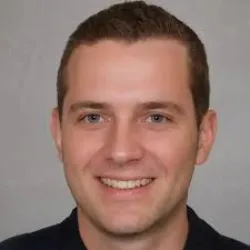 Theo Franklin’s verified review highlighting significant improvements in gum appearance and reduced dental expenses.